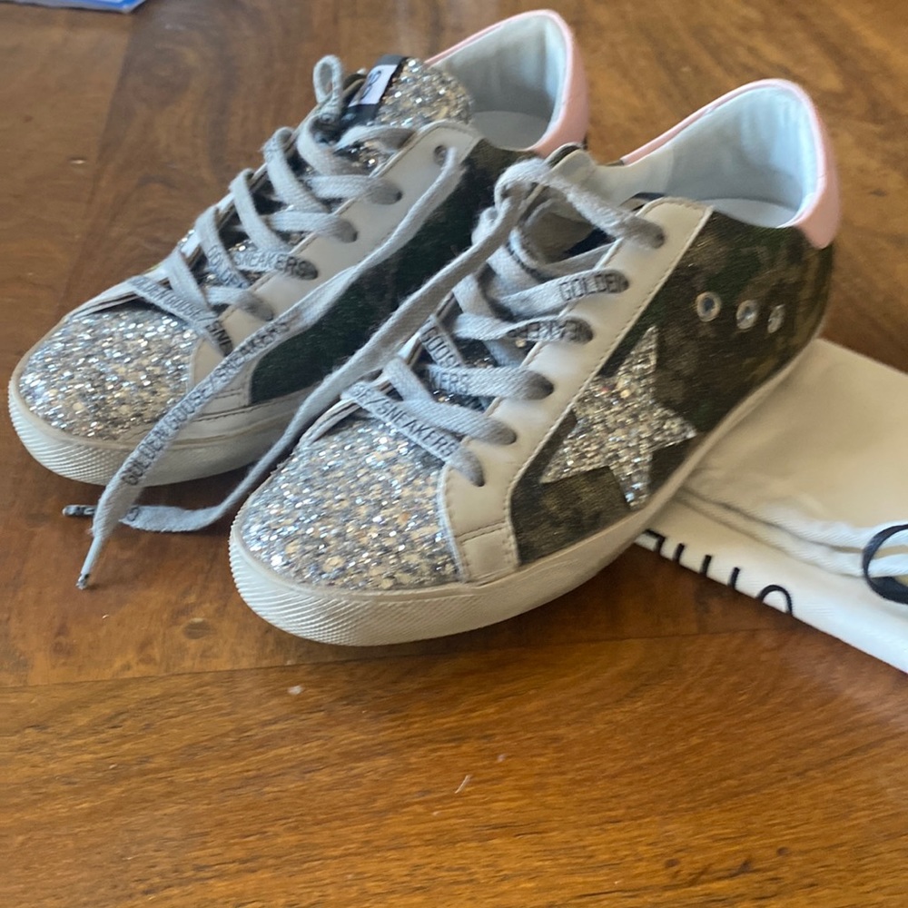 Golden goose super-star